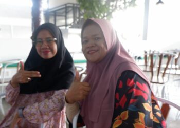 Rona Citra (kiri) dan Farida Hanum