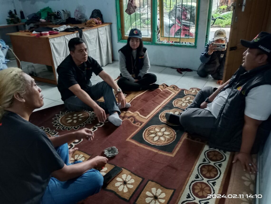 KETUA UMUM DPP Dulur Ganjar Pranowo (DGP), Raden Zieo Suroto (kiri)